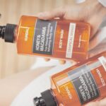 ⁦غسول الجسم النقي بالعسل والمكاديميا من كوندال 500 مل - بالمسك الأبيض⁩ - الصورة ⁦5⁩