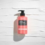 ⁦لوشن الجسم النقي بالعسل والمكاداميا من كوندال  500 مل - بودرة الأطفال⁩ - الصورة ⁦3⁩